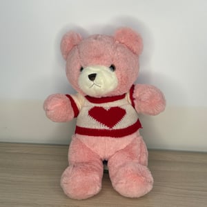 Плюшевый мишка красное сердце