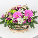 Корзина с цветами «Сказки зимы» из хризантем и эустом
