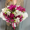 Букет «Ягодный мусс» из альстромерий и пионов