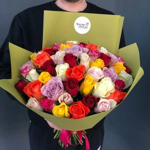 Букет разноцветных роз