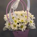 Коробка с цветами «Ромашковое поле» из хризантем