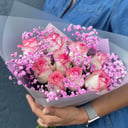 Букет «Нежность» из роз и гипсофил