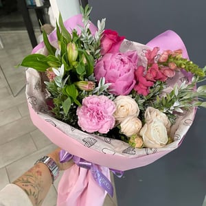 Букет «Мишель» из роз и альстромерий