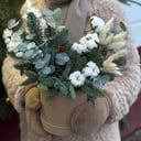 Шляпная коробка с цветами «Новогодняя композиция 13»