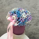 Шляпная коробка с цветами «Радужная гипсофила»