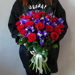 Букет «Бабочки на розе»