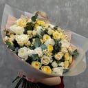 Большой букет из кустовых роз Upton