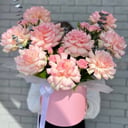 Шляпная коробка с цветами «Любовь и тепло» из роз