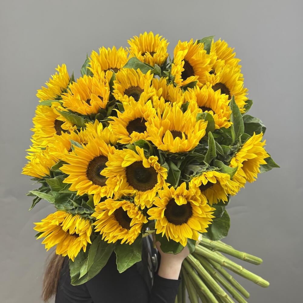 Букет шикарных подсолнухов