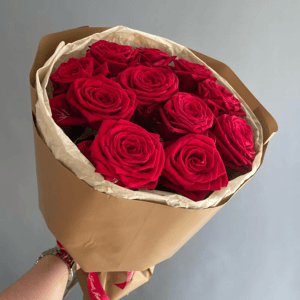 Букет из красных роз Ред Наоми
