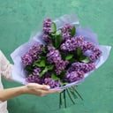 Букет из сирени из экзотических цветов