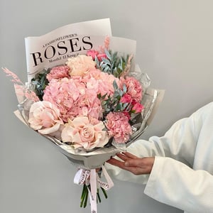 Apricot idea букет с гортензией, розами