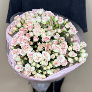 11 кремовых кустовых роз в букете