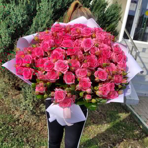 Букет «Розовые кустовые розы»