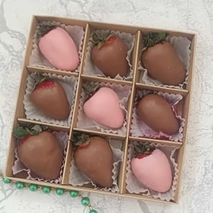 Любовь со вкусом ( Клубника в шоколаде)