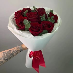 Букет из красных пышных роз