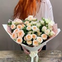 Букет из кустовой розы