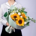 Букет «Цветы осени» из эустом и подсолнухов