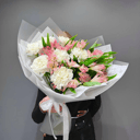 Букет из розовых альстромерий и диантусо