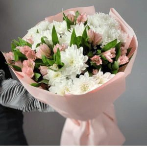 Букет из хризантемы и альстромерии