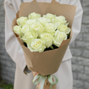 Букет «15 Белых роз 70см в крафте»