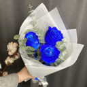 Букет «Синие розы с эвкалиптом»