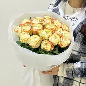 Букет «Садовая персиковая роза»