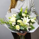 Букет с лилией