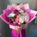 Сборный букет из хризантем и роз