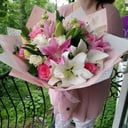 Букет «Цветущий сад» из роз и эустом