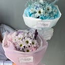 Букет белых хризантем и хлопка