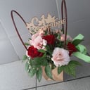 Коробка с цветами «1 сентября» из роз и гвоздик