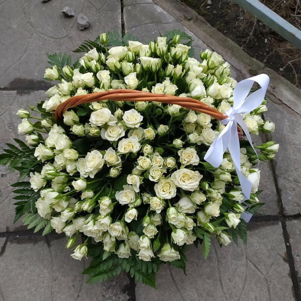 Корзина с цветами «Букет из 151 Кустовой Розы»