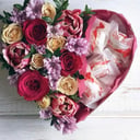 Подарочный набор «Сладкое сердце» из роз и тюльпанов