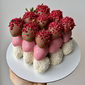 Торт из клубники в шоколаде 3