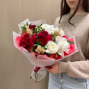 Букет из роз и сухоцветов