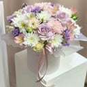 Букет «Красивое поздравление» из роз и эустом