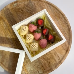 Бананы и клубника в шоколаде "Лорьян" S