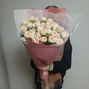 Букет из кустовых светлорозовых роз