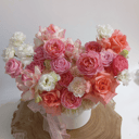 Шляпная коробка с цветами «Пышная коробка роз»