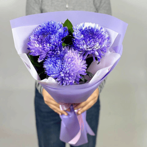 Букет «Черничный шик» из хризантем