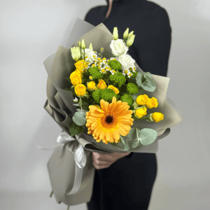 Букет «Золотая россыпь» из роз и эустом