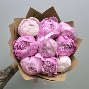 Букет «Ароматные пионы Сара крафт 9 шт»