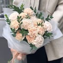 Букет из 13 гвоздик