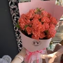 Букет кустовых коралловых роз