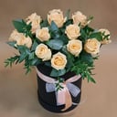 Шляпная коробка с цветами «Нежность» из роз