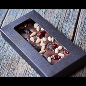 Товар «Шоколад с кедровыми орехами и клюквой»