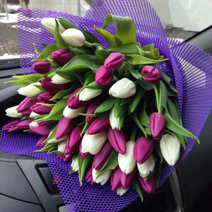 Букет «Сиреневый вечер» из тюльпанов