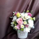 Коробка с цветами «Нежность» из хризантем и роз