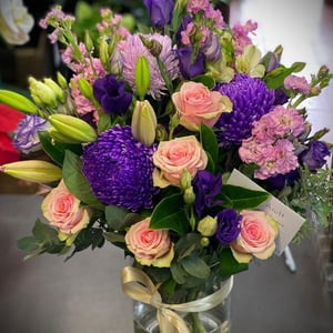 Букет «Лавандовая нежность» из роз и экзотических цветов